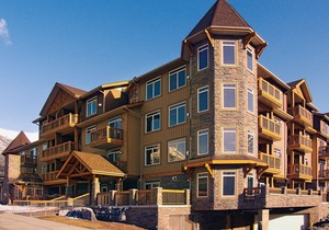 Falcon Crest Lodge Canmore