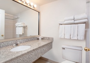 Ramada by Wyndham Red Deer Hotel & Suites