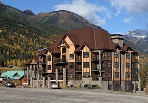 Glacier Mountaineer Lodge