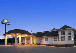 Days Inn by Wyndham Hinton