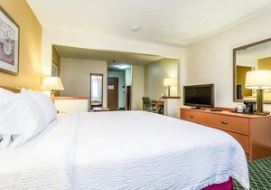 AmericInn by Wyndham Davenport