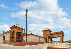 Econo Lodge Inn & Suites Eagle Pass