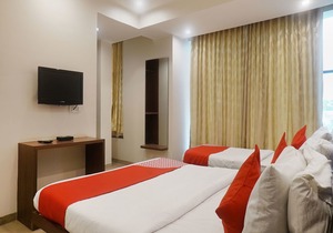 OYO 16354 Hotel Sai Srushti