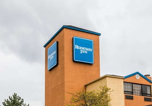 Days Inn by Wyndham Flint/Bishop International Airport