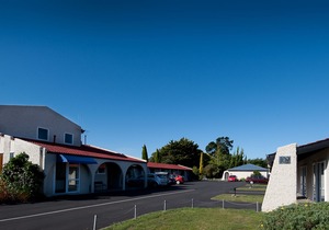 Aztec Motel