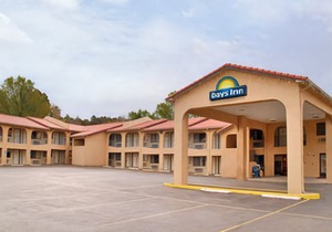 Days Inn by Wyndham Ruidoso Downs