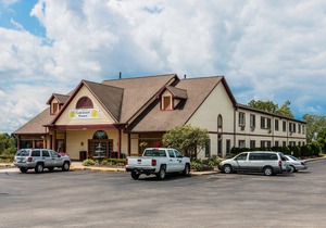 Econo Lodge Inn & Suites