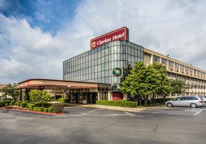 Clarion Hotel Broken Arrow - Tulsa