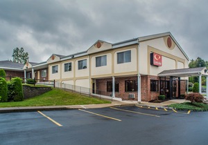 Econo Lodge Dewitt I-90
