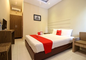 RedDoorz Plus @ Jalan Damai 2
