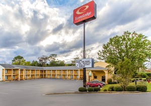 Econo Lodge Inn & Suites