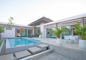 Gold Chariot Pool Villa