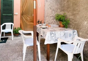 Apartment Daniele in Vendone - 4 persons, 1 bedrooms