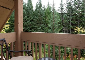 3 Bedroom w/ Golf Course View & Underground Parking