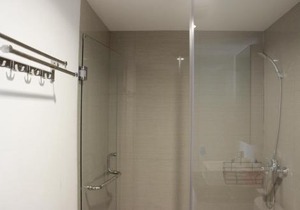 Modern & Deluxe Studio Apartment at Tamansari Tera Residence By Travelio