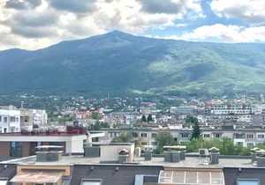 Stunning Apartment with Mountain View in Sofia