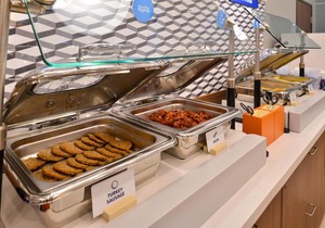 Holiday Inn Express Hotel & Suites Center