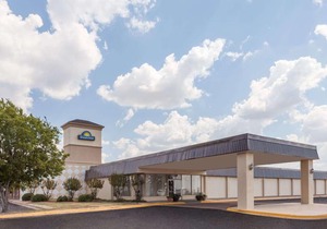 Days Inn by Wyndham Hillsboro TX