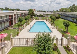 Ramada by Wyndham New Iberia