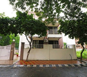 Oyo Shweta Inn 