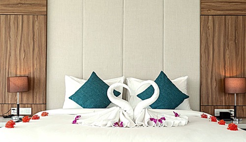 Grand Deluxe Double Pool View