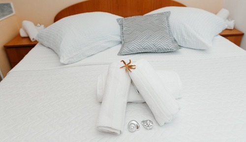 Apartment (One Bedroom Apartment with Balcony an)