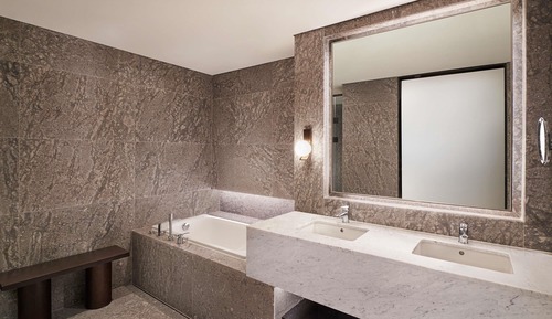 Premier Suite, 1 King Bed, River View