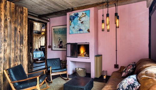 Deluxe Room, 1 Queen Bed, Bathtub, Mountain View