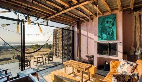 Deluxe Room, 1 Queen Bed, Bathtub, Lake View