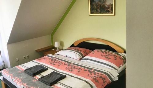 Standard Triple Room (8)