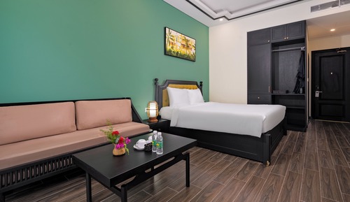 Deluxe Room, 1 Queen Bed, Mountain View