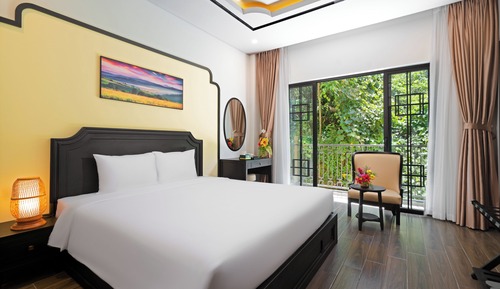 Superior Room, 1 Queen Bed, Mountain View