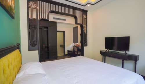 Junior Room, River View
