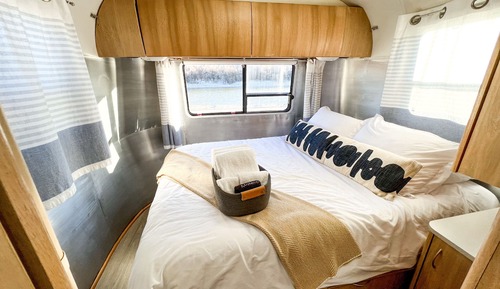 Vintage Airstream on the Colo River (1)