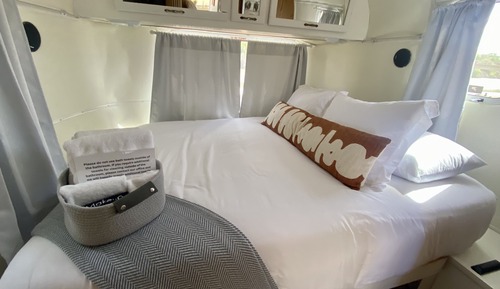 Beautiful Airstream on the Colo. River (7)