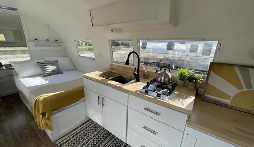 Vintage Airstream on the Colo. River (6)