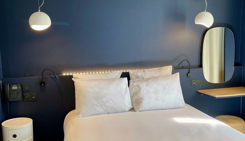 Standard Room, 1 Queen Bed