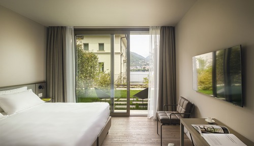 Superior Lake View Terrace