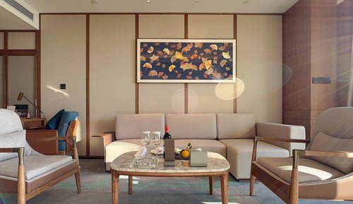 EXCLUSIVE SKY SUITE, Lounge Access,  1 King Size Bed,  Private Balcony, City View