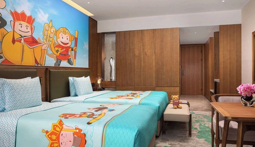 Family Room, 2 Double Beds, City View