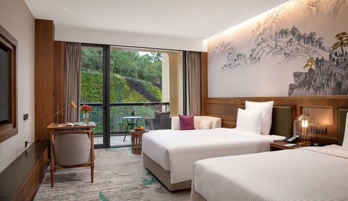DELUXE ROOM, 2 Single Size Beds, Private Balcony, Mountain View