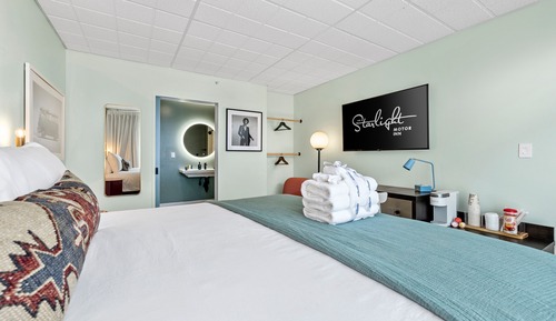 Room, 1 King Bed, Accessible