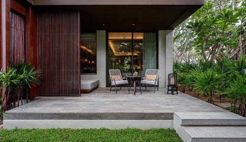 Suite, 1 King Bed, Garden View