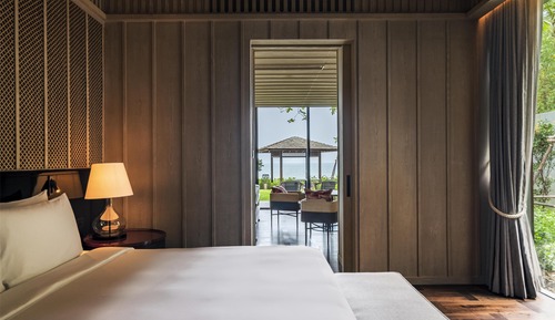 Suite, 1 King Bed (Beachfront)