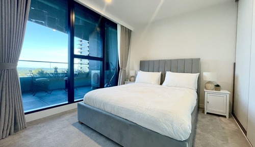 Deluxe Apartment, 2 Bedrooms, Pool Access, Mountain View