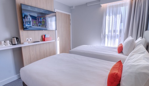 Standard Room, 2 Twin Beds, Accessible (Free Hot Breakfast)