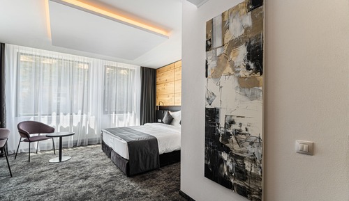 Executive Connecting Family Room