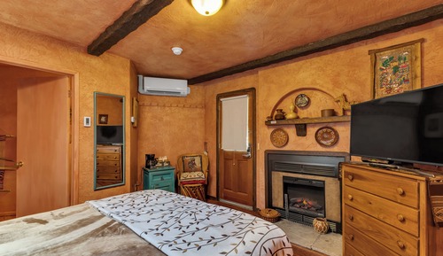 Off site Santa Fe Queen