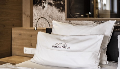 Luxury Studio Suite, 1 Double Bed, Allergy Friendly, Mountain View