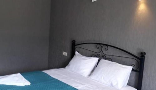 Comfort Room, 1 King Bed, Mountain View